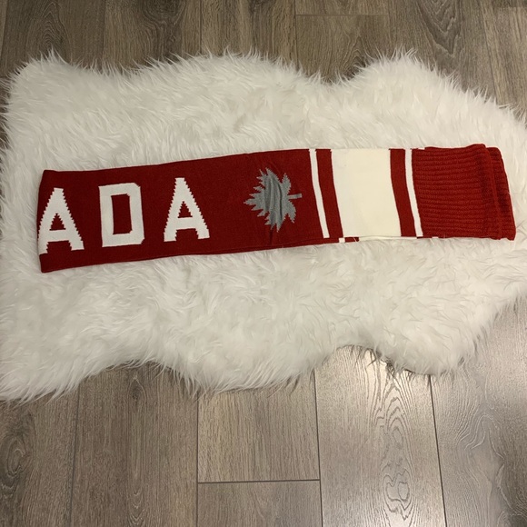 Canada Olympic Scarf - Picture 3 of 6